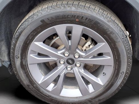 Used 2024 Ford Explorer XLT w/ Equipment Group 202A AWD/4WD image 8