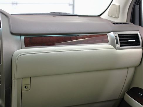 Used 2015 Lexus GX 460 w/ Premium Package AWD/4WD image 57
