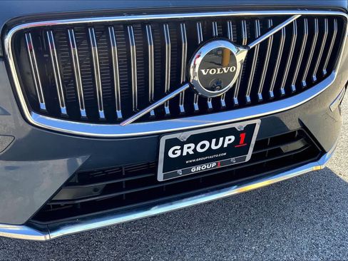 Used 2022 Volvo XC60 B5 Inscription w/ Advanced Package image 28