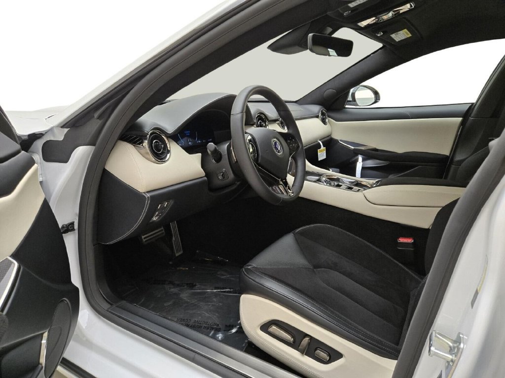 Used 2025 Karma Revero Luxury RWD image 16