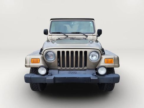 Used 2004 Jeep Wrangler Sahara AWD/4WD image 3