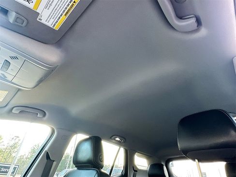 Used 2023 GMC Terrain SLT w/ Elevation Edition image 11