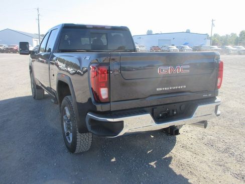 New 2026 GMC Sierra 2500 SLE w/ SLE Value Package; image 9