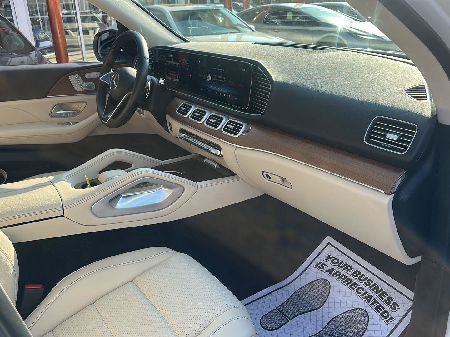 Used 2025 Mercedes-Benz GLE 350 4MATIC image 9