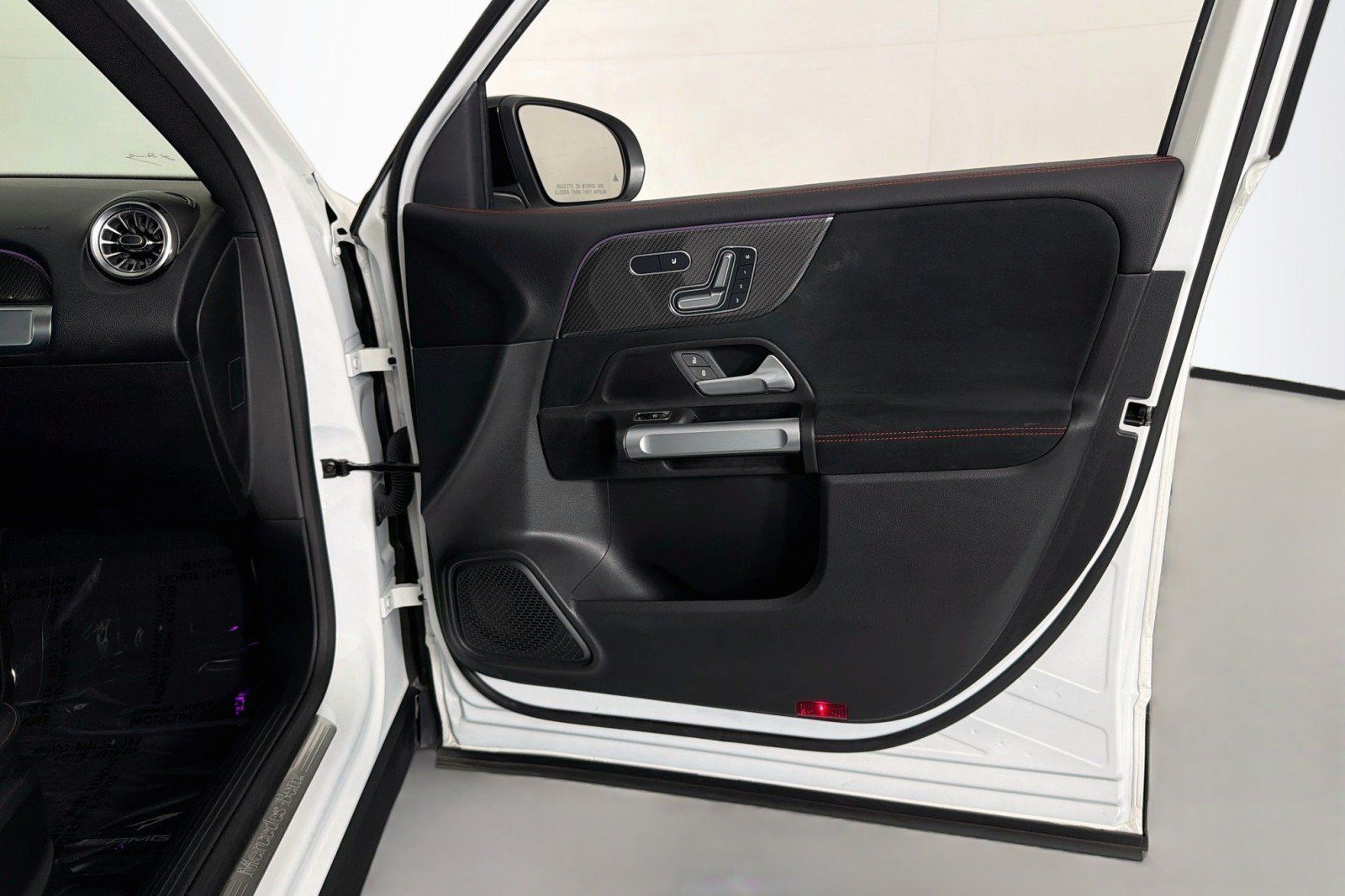 Used 2023 Mercedes-Benz GLB 250 image 23