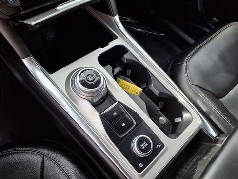 Used 2023 Ford Explorer Limited image 21