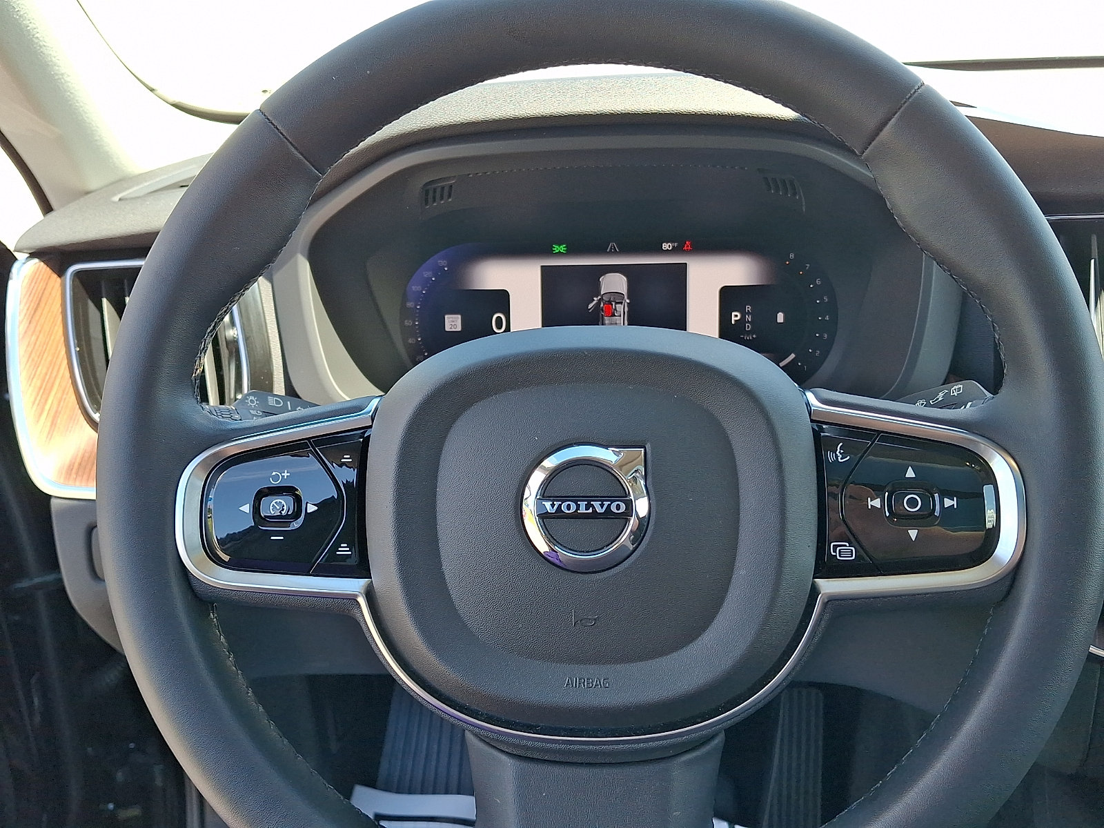 Certified 2024 Volvo XC60 B5 Plus w/ Protection Package Premier AWD/4WD image 18