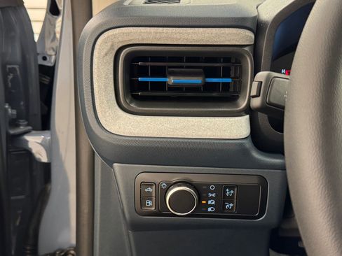 New 2025 Ford Maverick XLT image 33