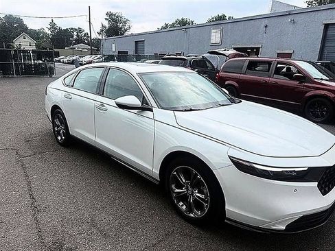 Used 2023 Honda Accord EX-L image 9