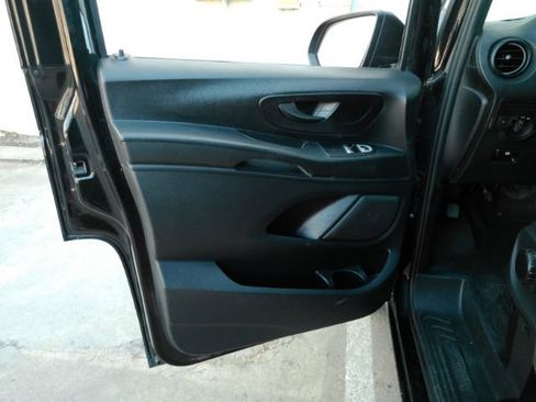 Used 2019 Mercedes-Benz Metris Passenger image 15