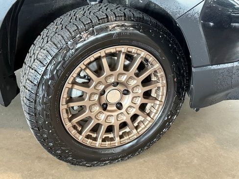 Used 2024 Subaru Crosstrek 2.5i Wilderness w/ Wilderness Package image 19