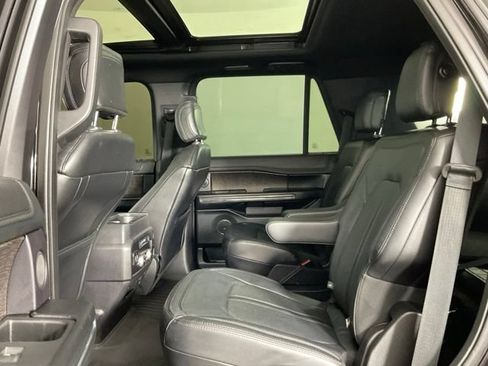 Used 2019 Ford Expedition Limited w/ Equipment Group 302A AWD/4WD image 17