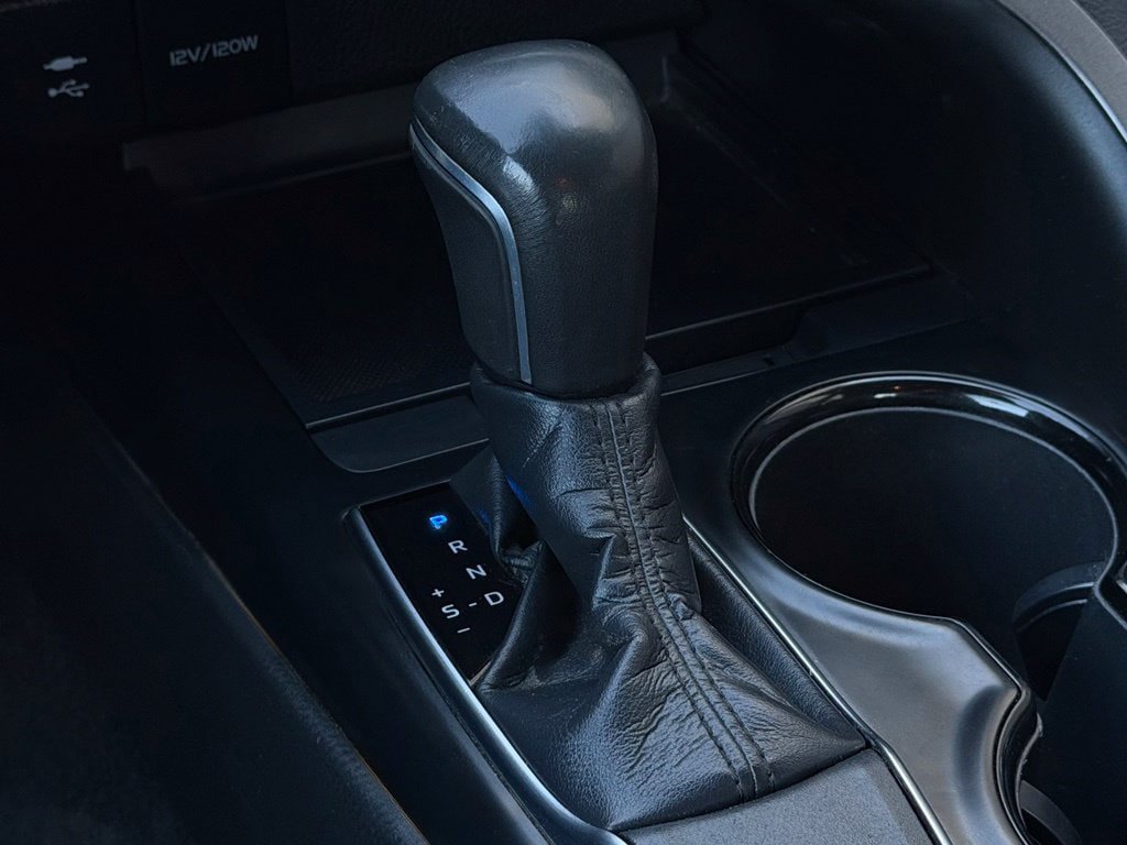 Used 2019 Toyota Camry SE FWD image 18