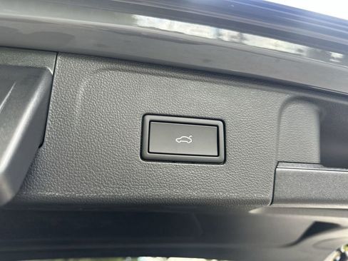 New 2025 Volkswagen Atlas Peak Edition SE image 26