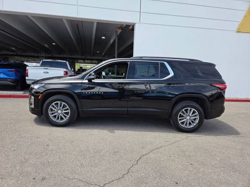 Certified 2023 Chevrolet Traverse LT FWD image 3