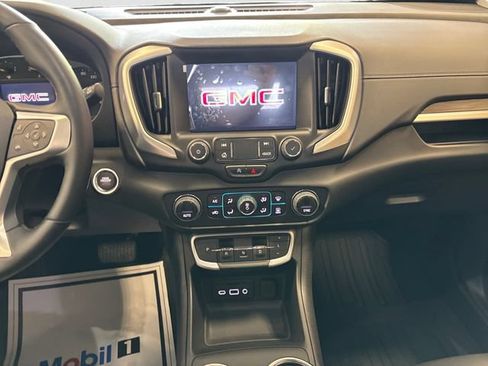 Used 2024 GMC Terrain SLT AWD/4WD image 12