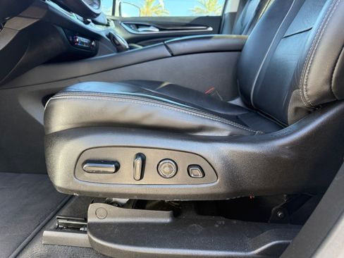 Used 2021 Buick Enclave Avenir w/ Avenir Technology Package FWD image 10