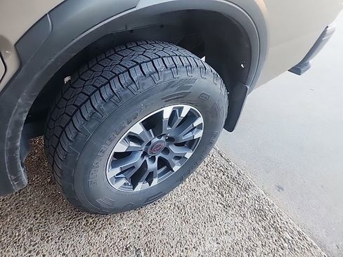 Used 2024 Nissan Titan PRO-4X w/ Pro-4x Convenience Package AWD/4WD image 4