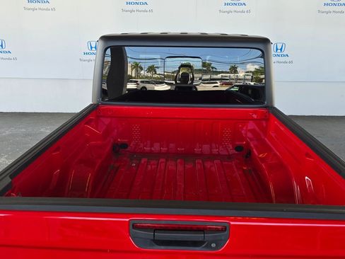 Used 2024 Jeep Gladiator Sport AWD/4WD image 55