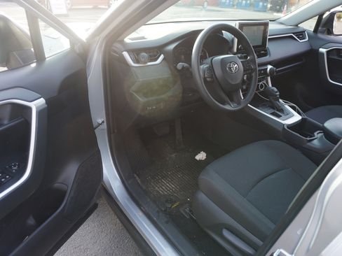 Used 2025 Toyota RAV4 LE image 7