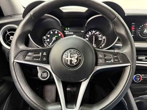 Used 2018 Alfa Romeo Stelvio Ti image 19