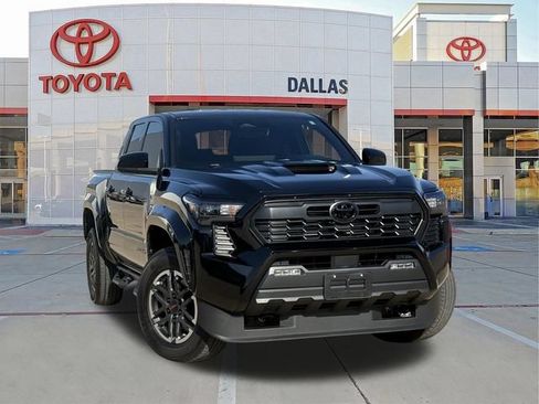 Used 2025 Toyota Tacoma TRD Sport RWD image 1