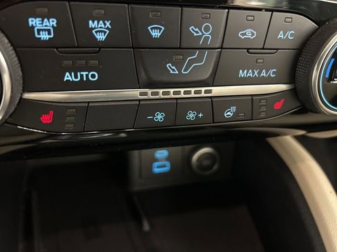 Used 2021 Ford Escape SEL w/ Technology Package AWD/4WD image 22
