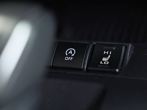 Used 2026 Toyota Corolla Cross XLE FWD image 41