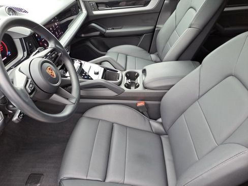 Certified 2024 Porsche Cayenne image 23