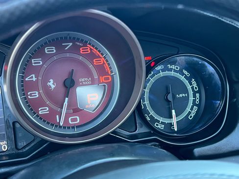 Used 2010 Ferrari California RWD image 25