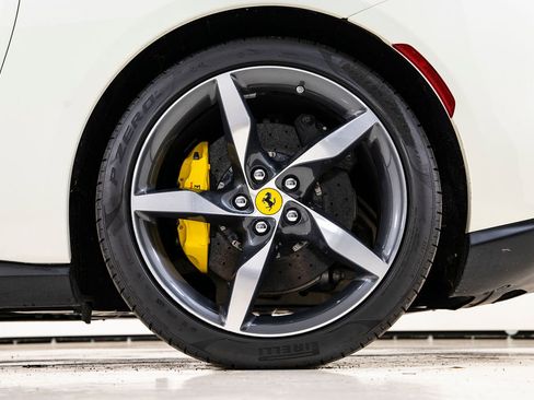 Certified 2022 Ferrari Portofino M RWD image 18