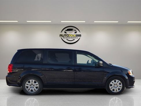 Used 2016 Dodge Grand Caravan SE w/ Quick Order Package 29E SE image 8