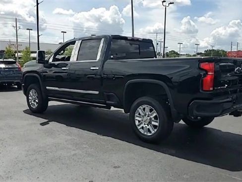 Used 2024 Chevrolet Silverado 2500 High Country w/ High Country Premium Package image 5