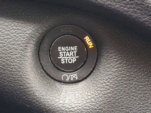 Used 2017 Jeep Cherokee Limited image 26