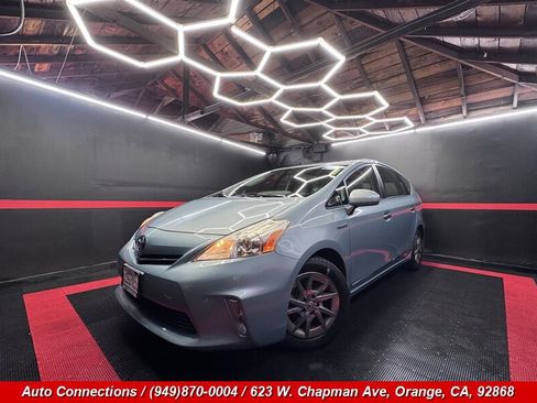 Used 2014 Toyota Prius V Two FWD image 2