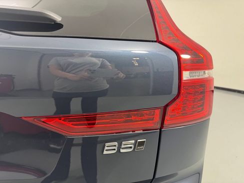 Used 2023 Volvo XC60 B5 Plus AWD/4WD image 7