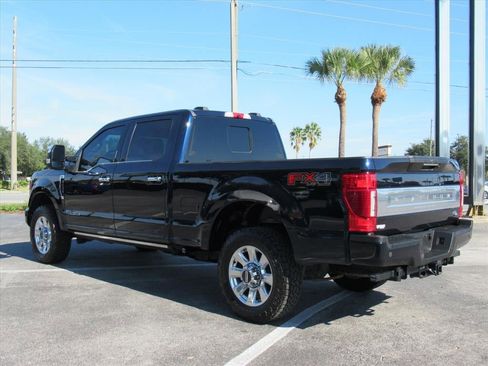 Used 2022 Ford F350 Platinum w/ FX4 Off-Road Package image 6