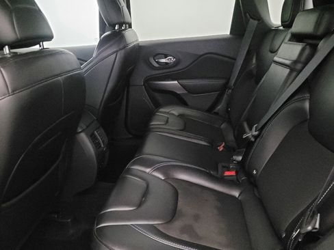 Used 2019 Jeep Cherokee Latitude Plus w/ Cold Weather Group image 18