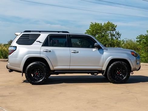 Certified 2022 Toyota 4Runner TRD Off-Road Premium AWD/4WD image 3