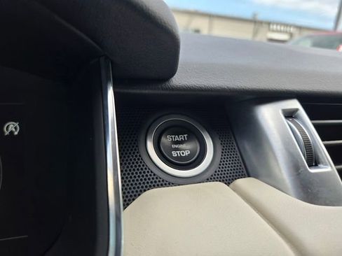 Used 2019 Land Rover Range Rover Sport Supercharged AWD/4WD image 27