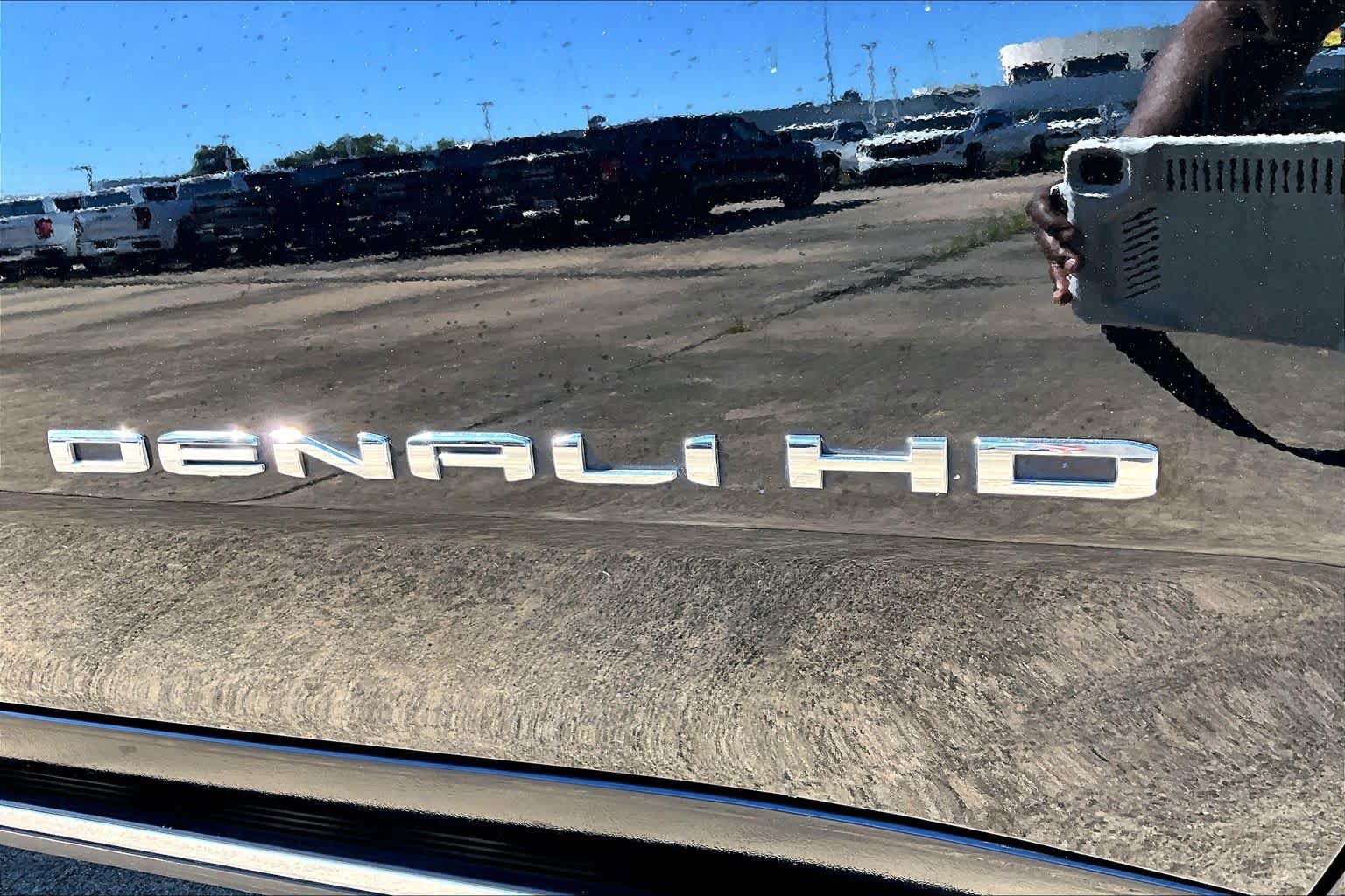 Used 2025 GMC Sierra 2500 Denali Ultimate AWD/4WD image 10