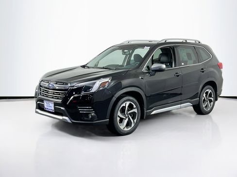 Used 2022 Subaru Forester Touring image 1