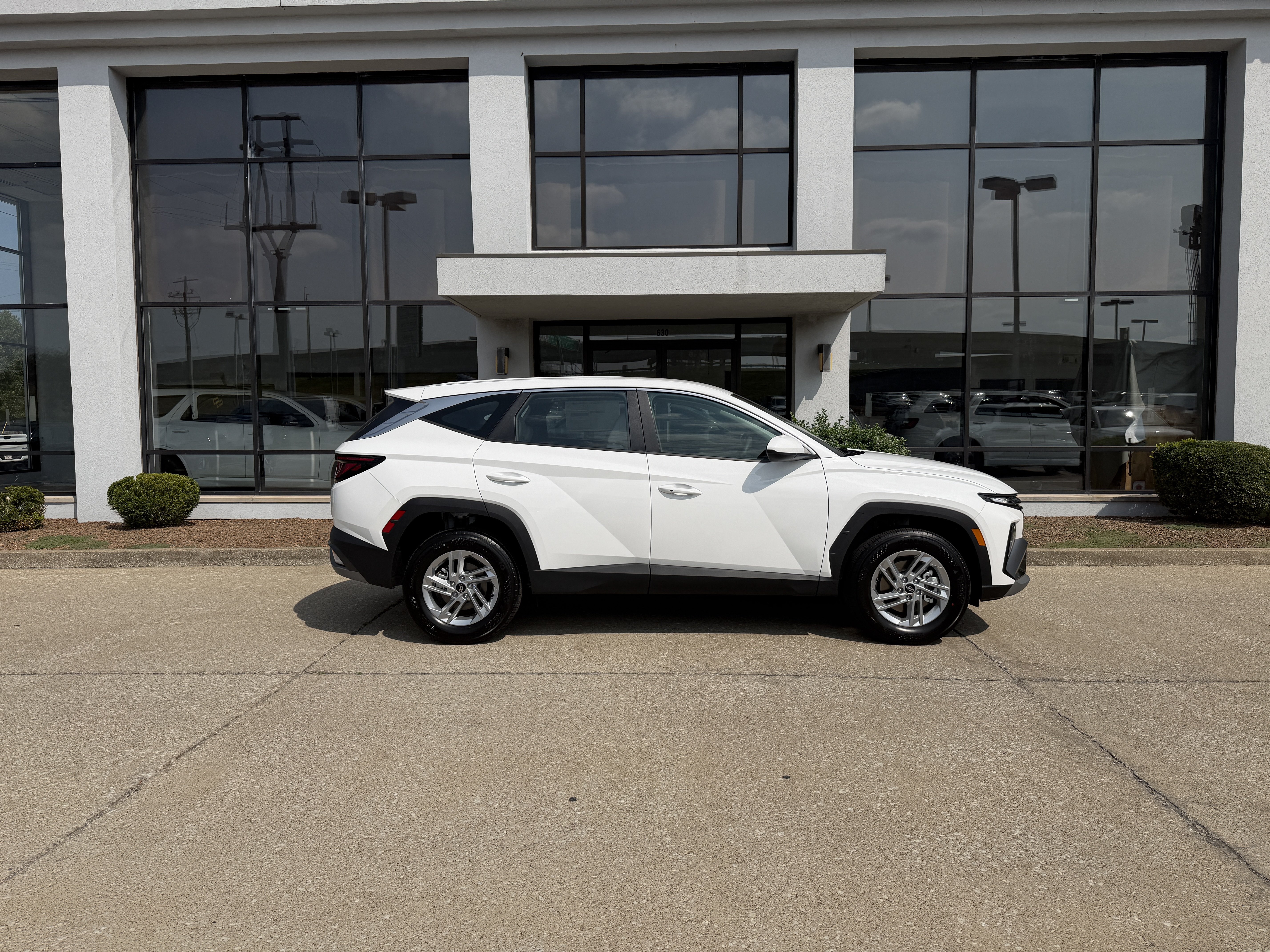 New 2026 Hyundai Tucson SE AWD/4WD image 3