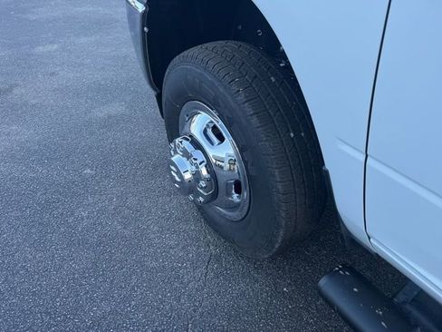 Used 2026 RAM 3500 Tradesman AWD/4WD image 18