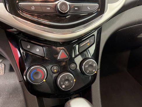 Used 2017 Chevrolet Sonic LT FWD image 27