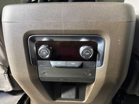 Used 2025 Chevrolet Tahoe LS RWD image 29