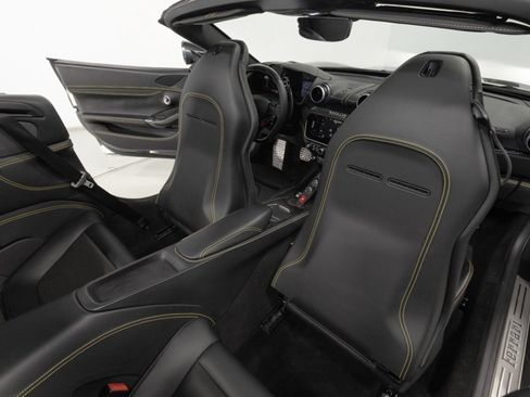 Used 2020 Ferrari Portofino RWD image 58