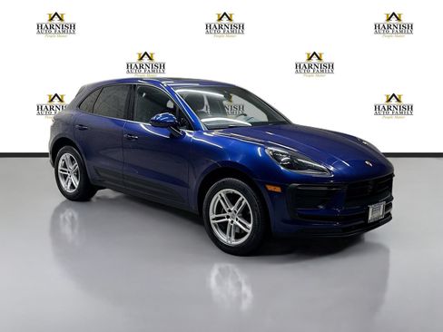 Used 2024 Porsche Macan AWD/4WD image 3
