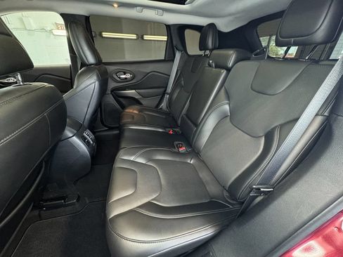 Used 2021 Jeep Cherokee Limited AWD/4WD image 22