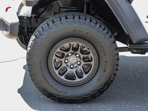 Used 2023 Jeep Wrangler Unlimited Rubicon w/ Xtreme 35 Tire Package AWD/4WD image 9